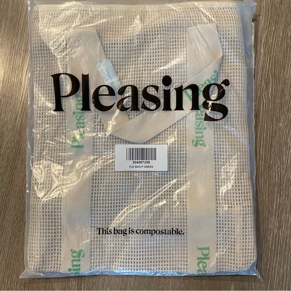 Pleasing Bag Beach Tote, Green - Picture 2 of 7